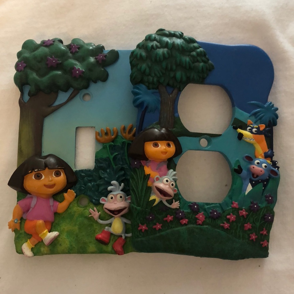 Dora the Explorer light switch & outlet cover